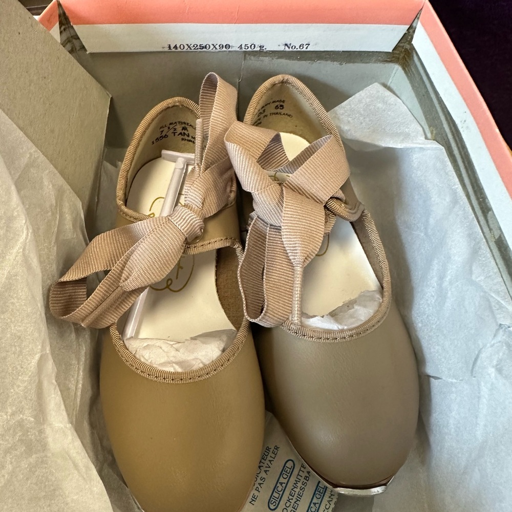 Kids Tan tap shoes with Bow